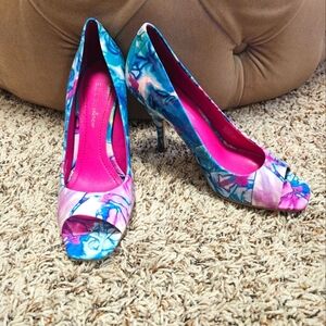 BCBGeneration Splattered Heel
